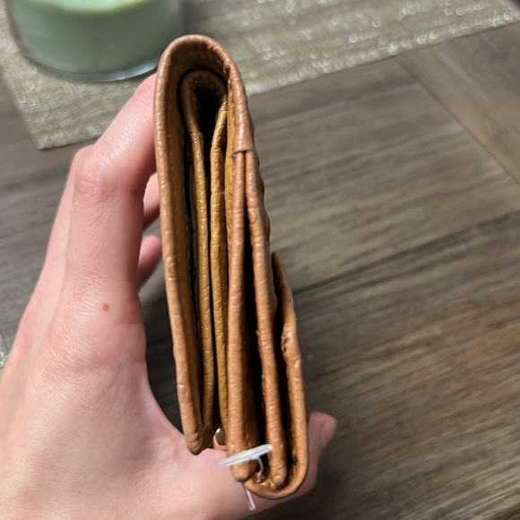 VERA PELLE genuine leather wallet in great condition. See attached images. - Picture 9 of 14